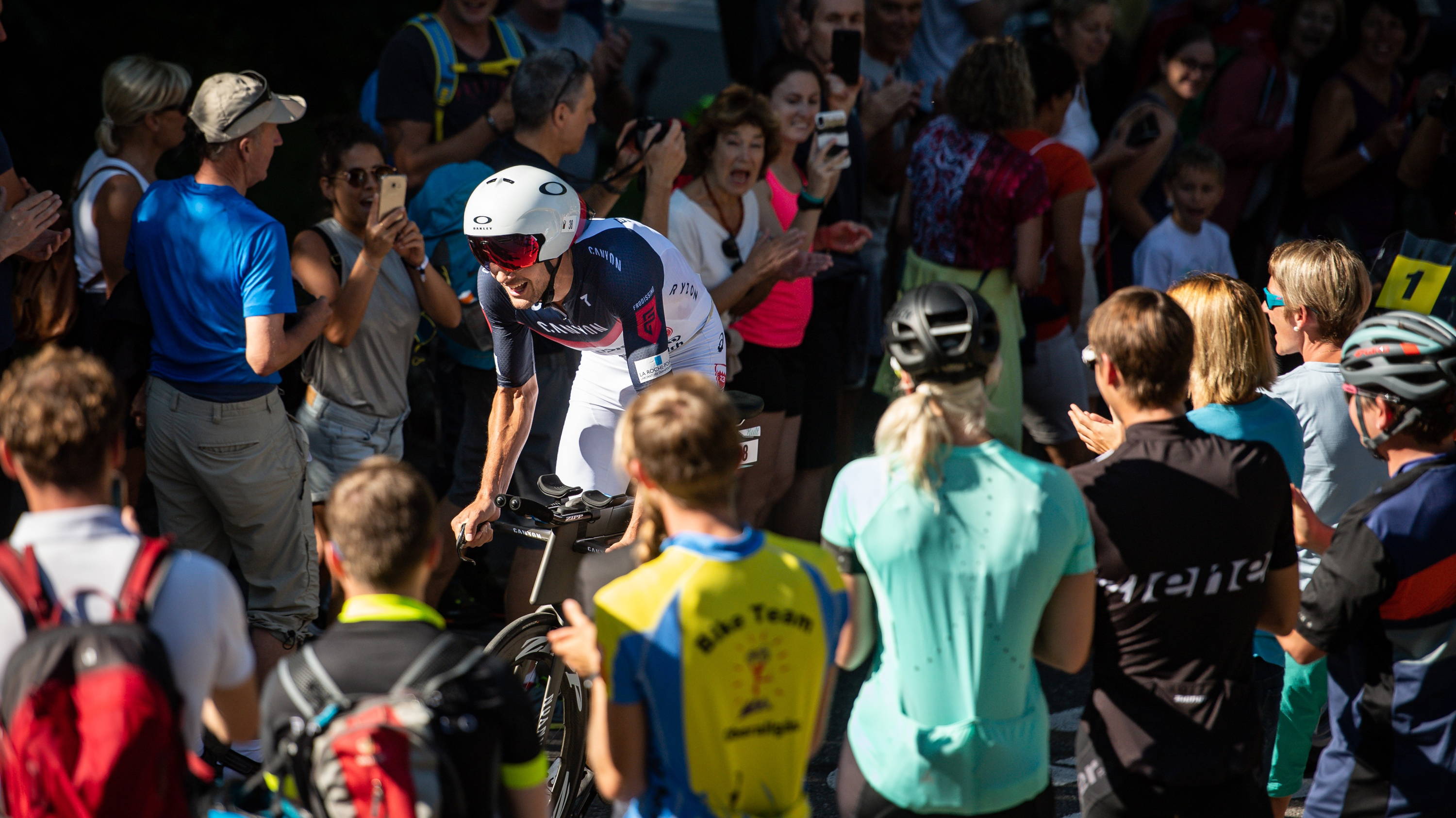 Daniela Bleymehl und Nils Frommhold führen starkes Profifeld am Alpsee an
