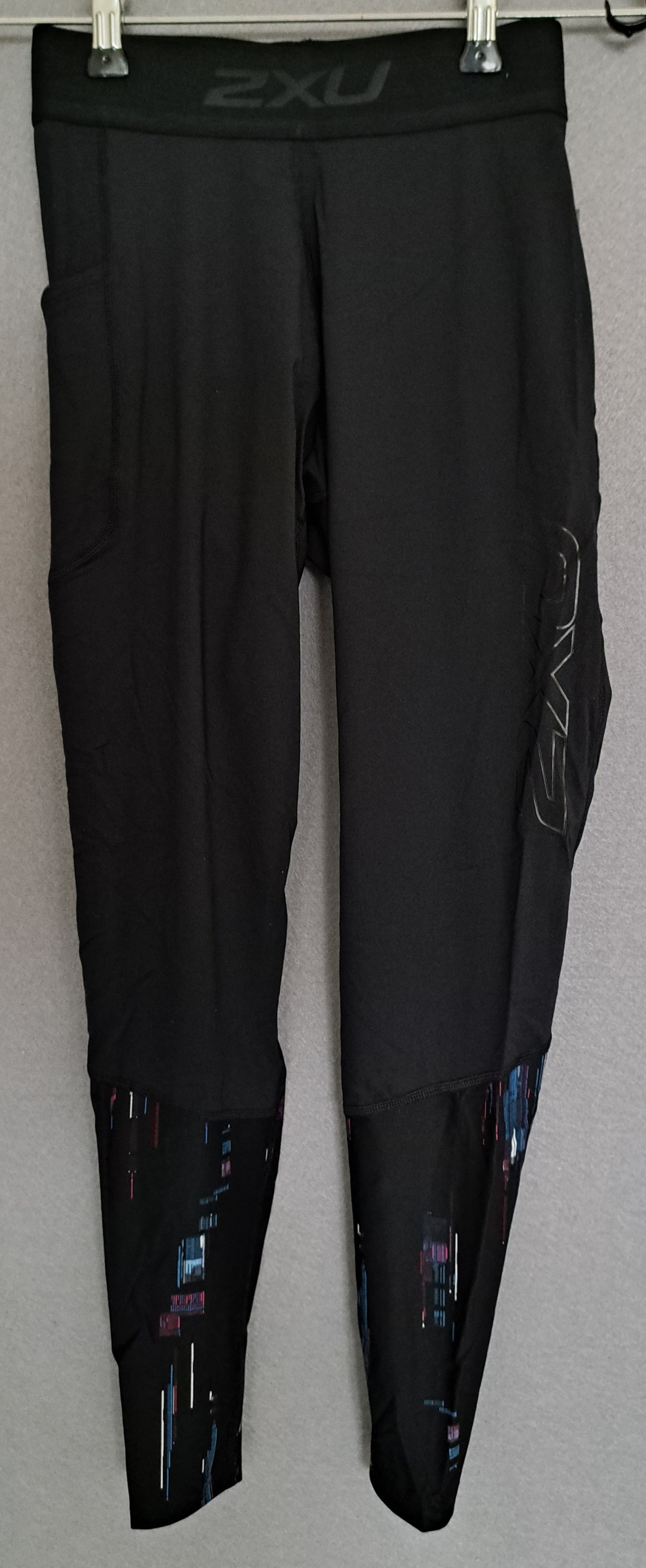 2XU Accelerate Compression 7/8 Tights, Damen, Black/Festival Lines