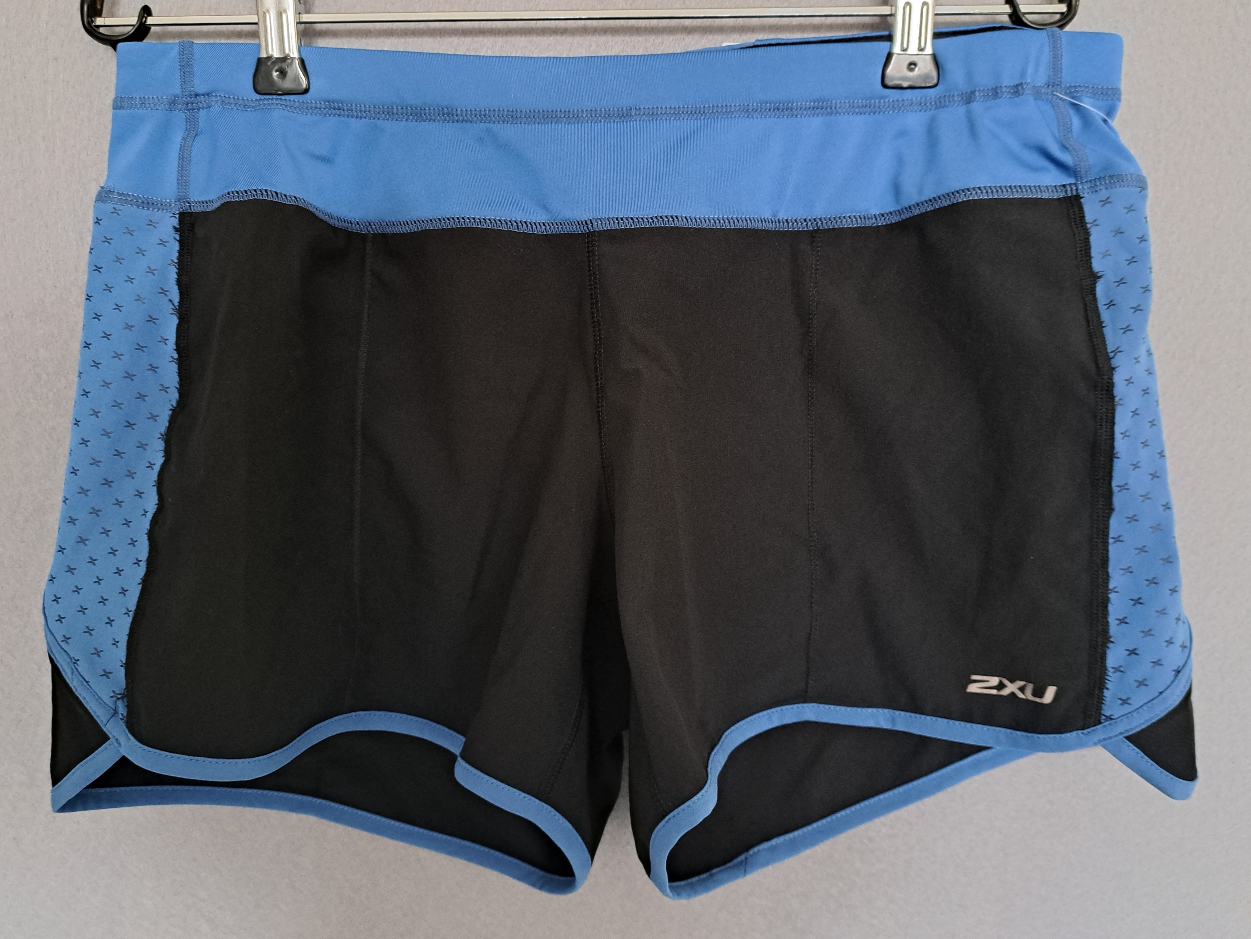 2XU Cross Sport Short, Damen, Black/Porcelain Blue