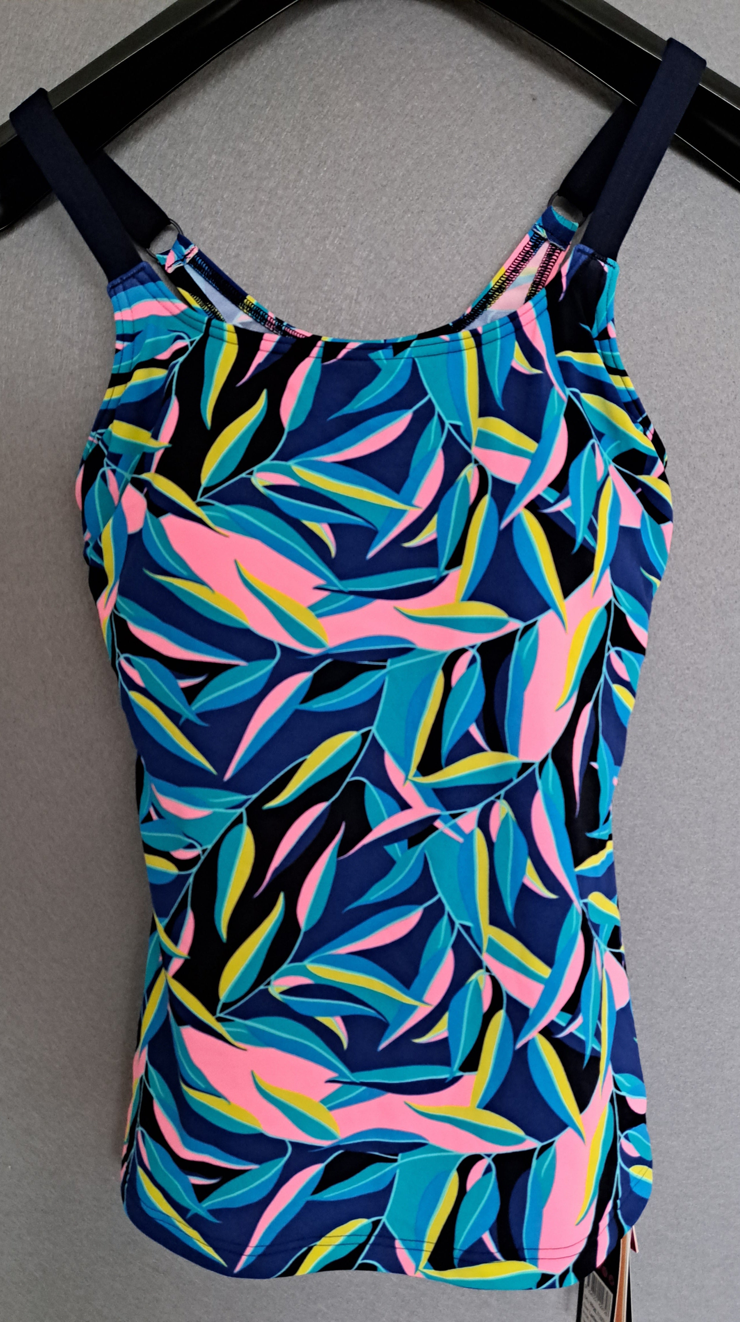 Badeoberteil Ansicht von vorne