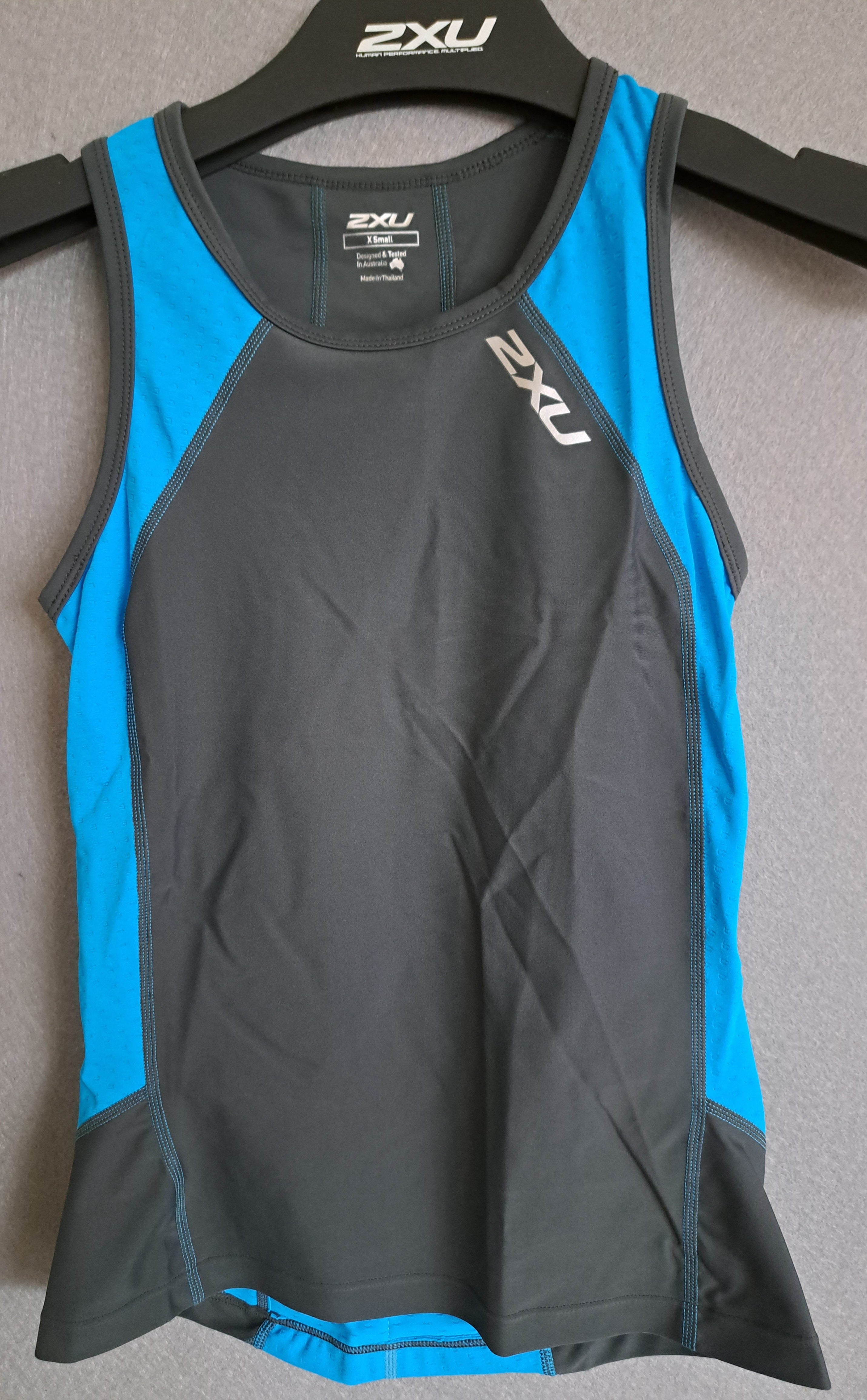 2XU Perform Tri Singlet, Damen, Charcoal/Ultramarine Blue