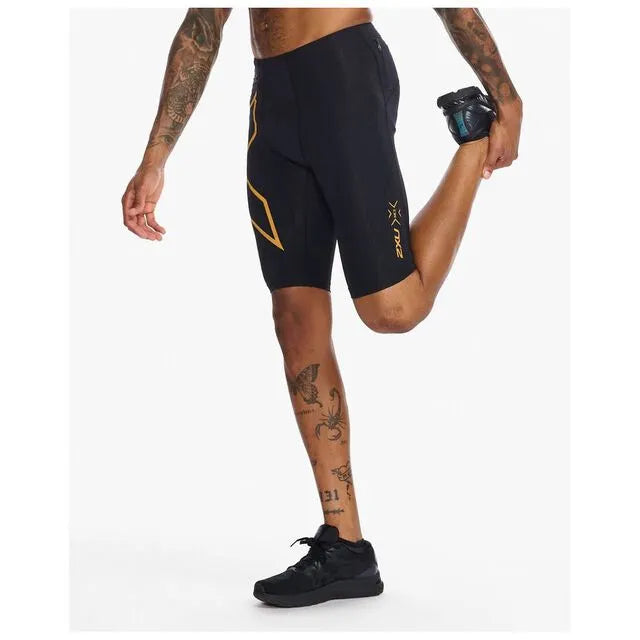 2XU Light Speed Compression Shorts, Herren, Black/Turmeric Reflective