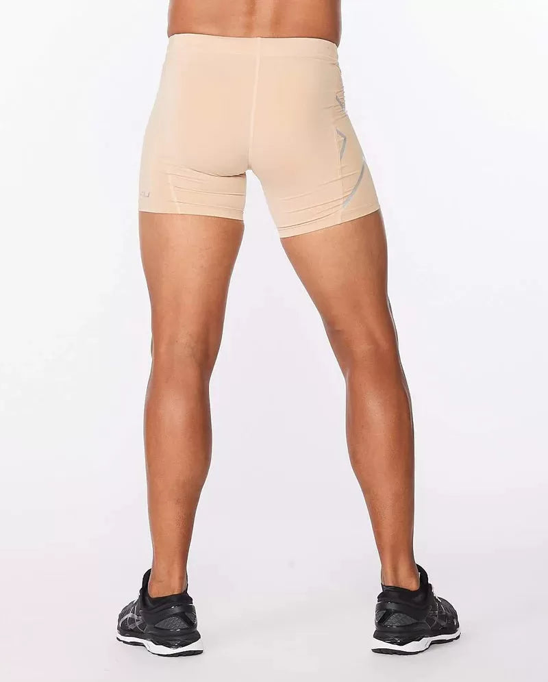 2XU Core Compression 1/2 Shorts, Herren, Beige/Silver