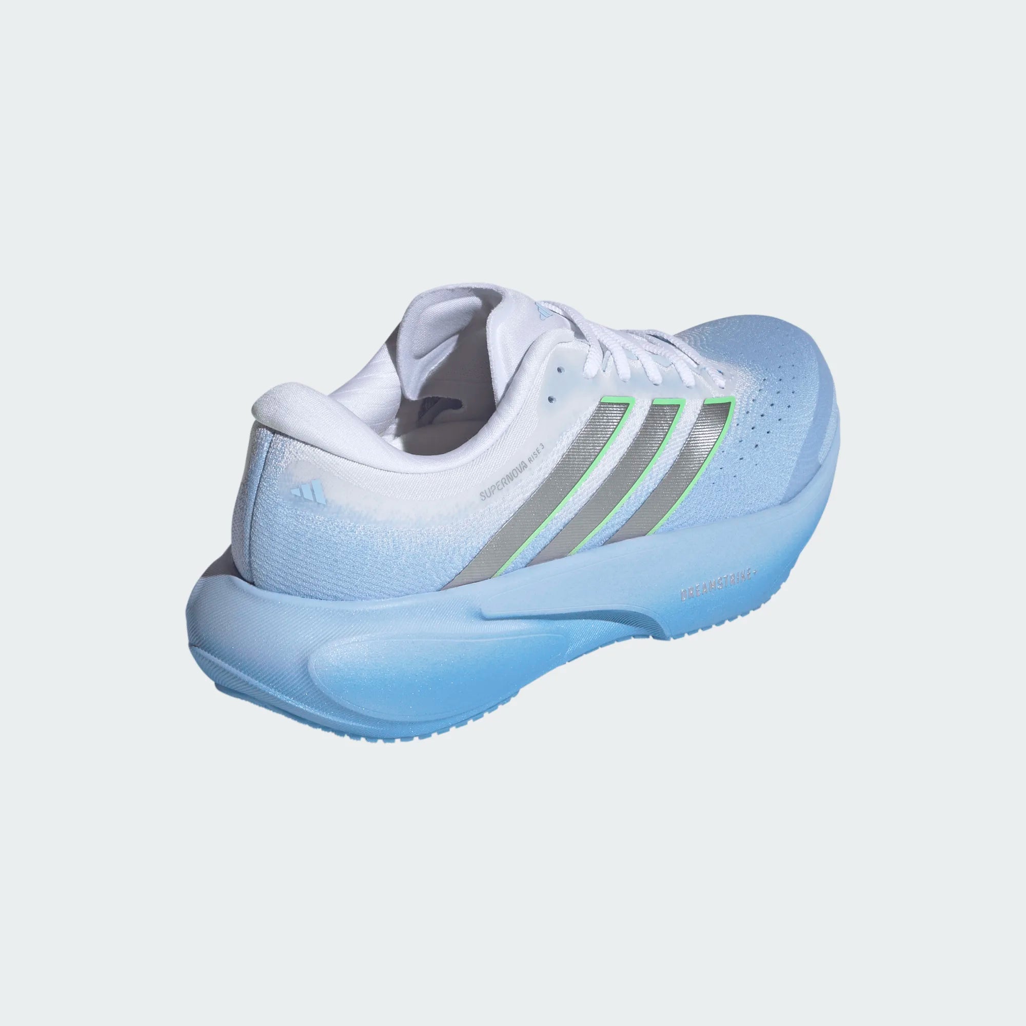 Schrägansicht rechter Schuh von hinten Außenseite