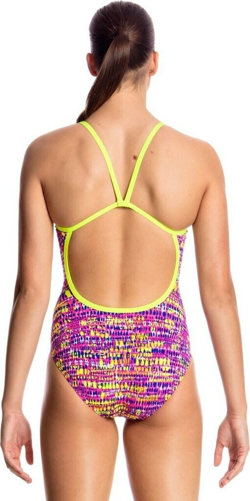 tragebild von hinten